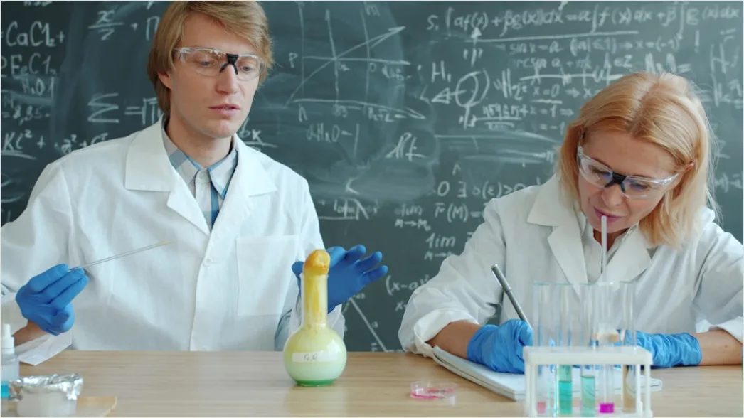 Detail Chemical Reaction Experiment In Lab Flask Number 3