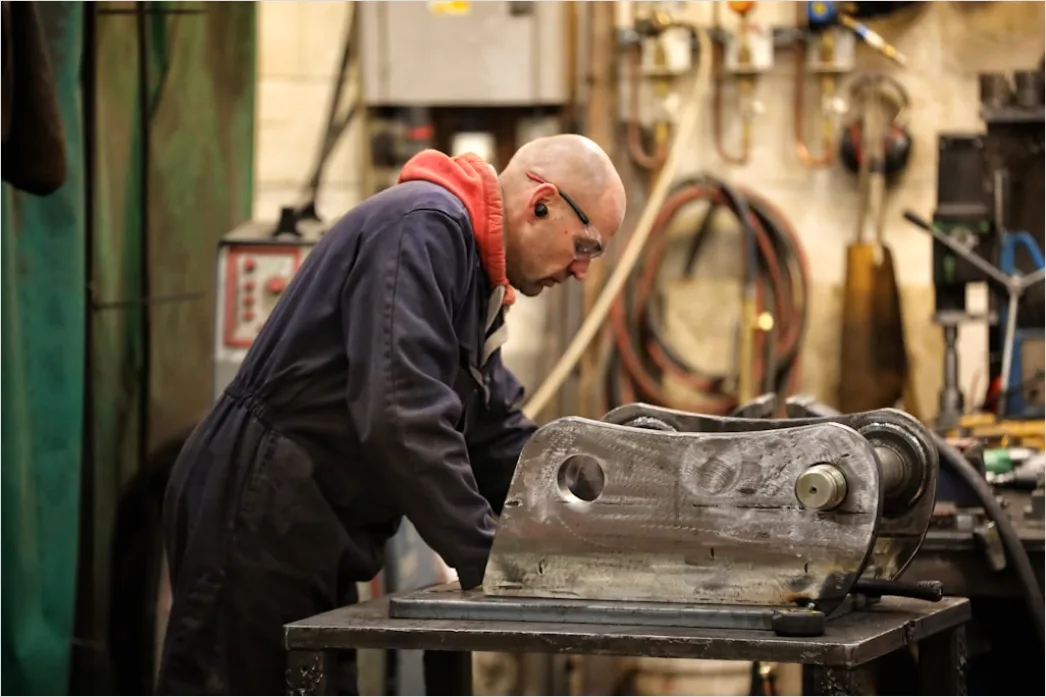 Detail Cnc Machine Operator Precision Metal Machining Number 16
