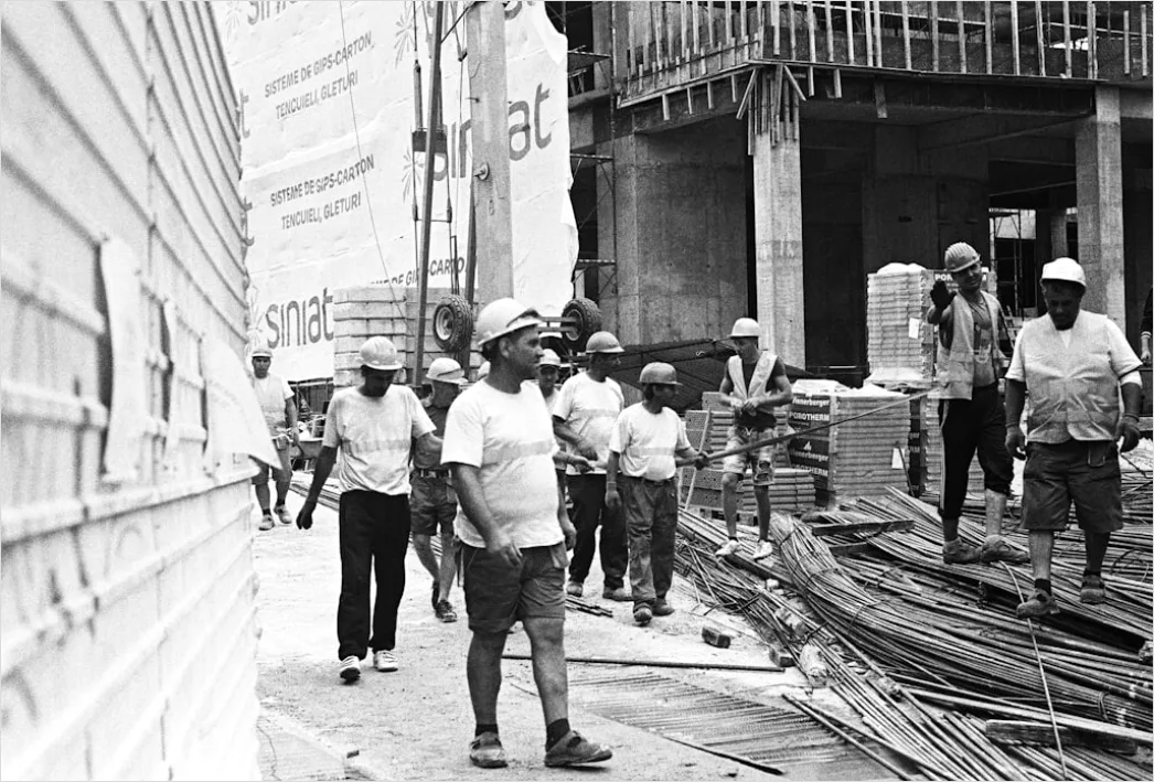 Detail Construction Site Safety Briefing Team Morning Number 17