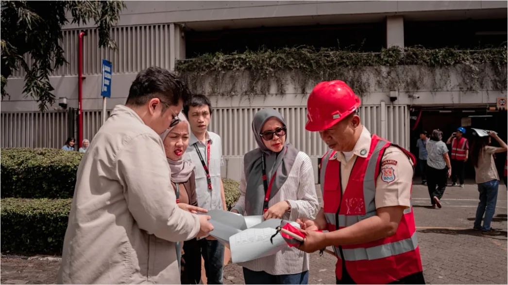 Detail Construction Site Safety Briefing Team Morning Number 10