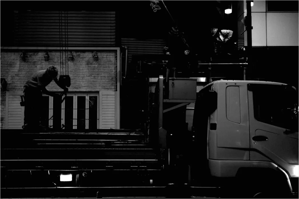 Detail Cross Docking Warehouse Truck Loading Unloading Number 17