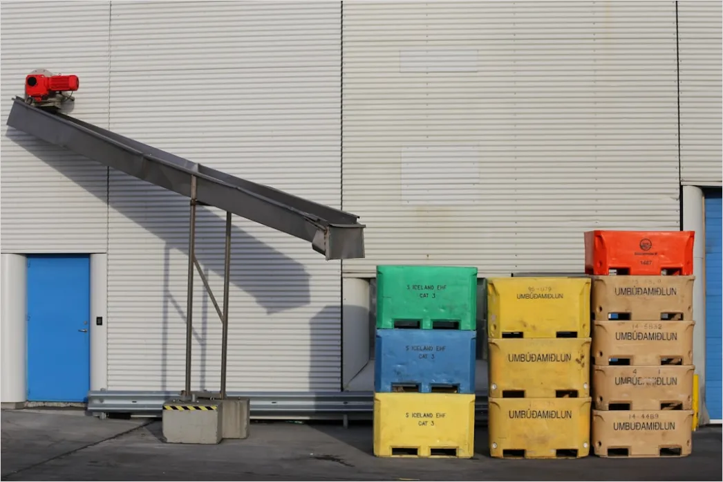 Detail Cross Docking Warehouse Truck Loading Unloading Number 18