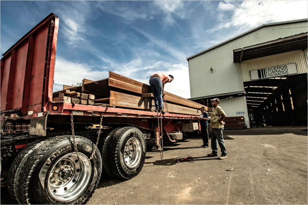 Detail Cross Docking Warehouse Truck Loading Unloading Number 19