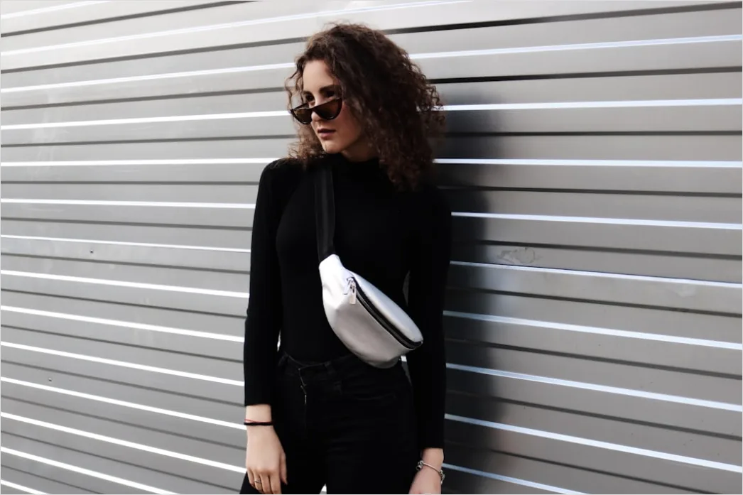 Detail Crossbody Bag Outfit Ideas For Everyday Use Number 8