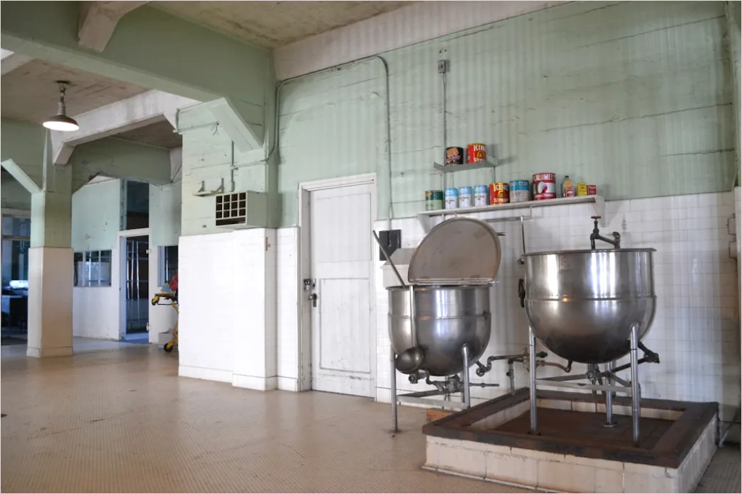 Detail Dairy Factory Bottling Milk Production Line Number 8