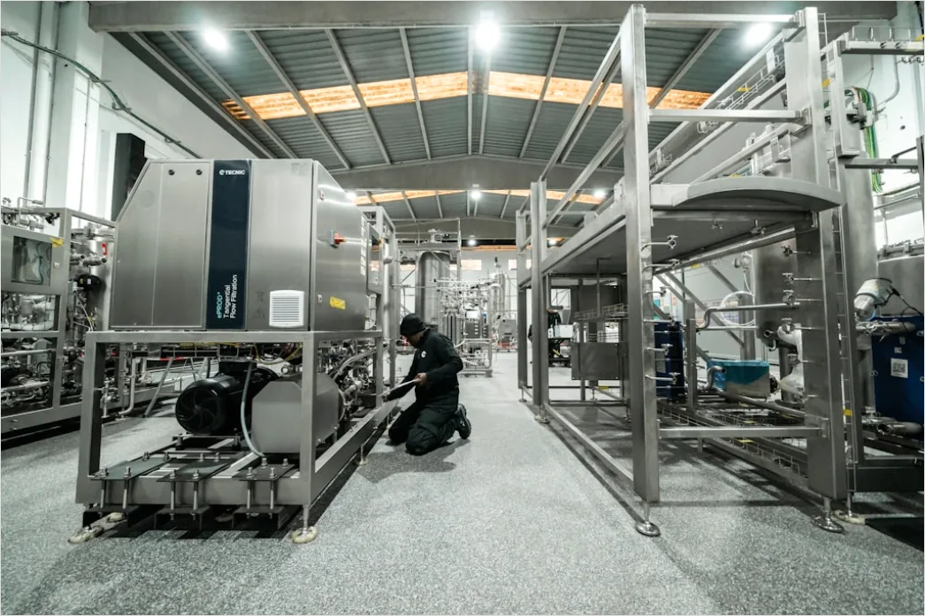 Detail Dairy Factory Bottling Milk Production Line Number 2