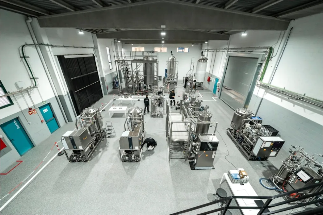 Detail Dairy Factory Bottling Milk Production Line Number 3