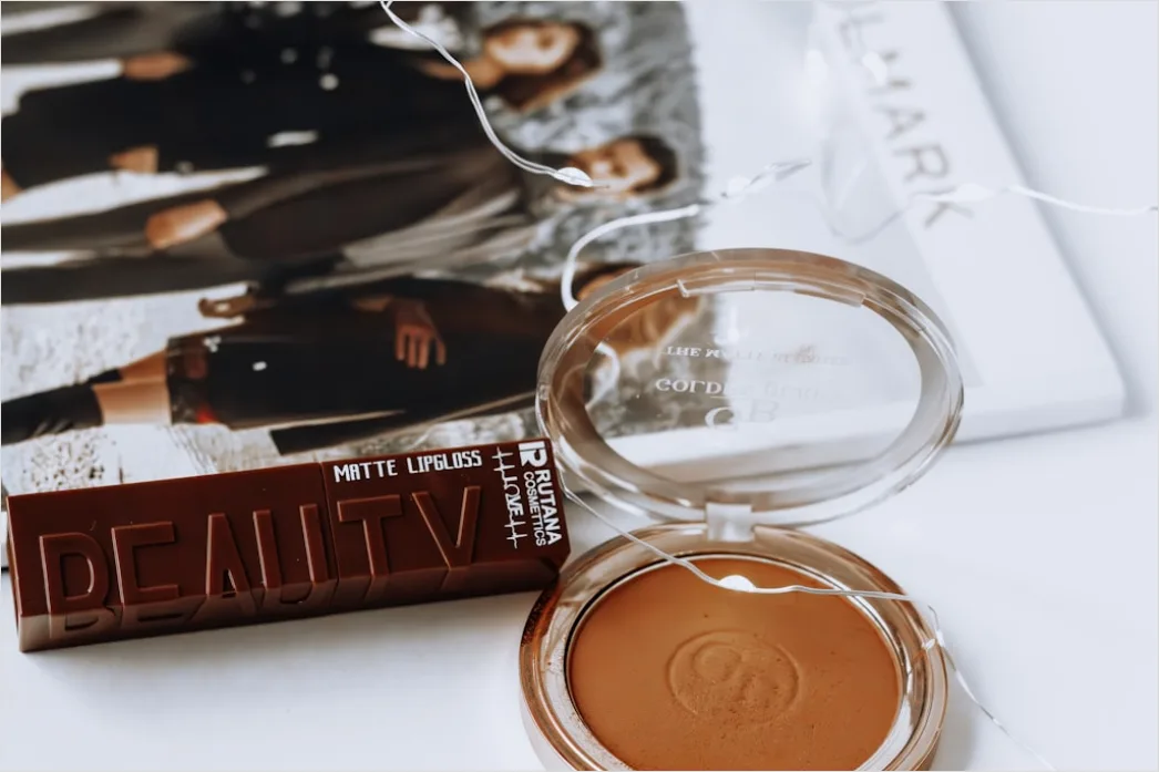 Detail Foundation For Dark Skin Tones Full Coverage Number 17
