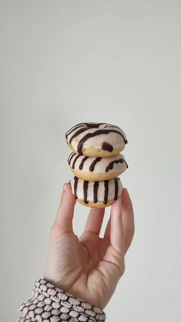 Detail Glazed Donut Nails Hailey Bieber Inspired Look Number 11