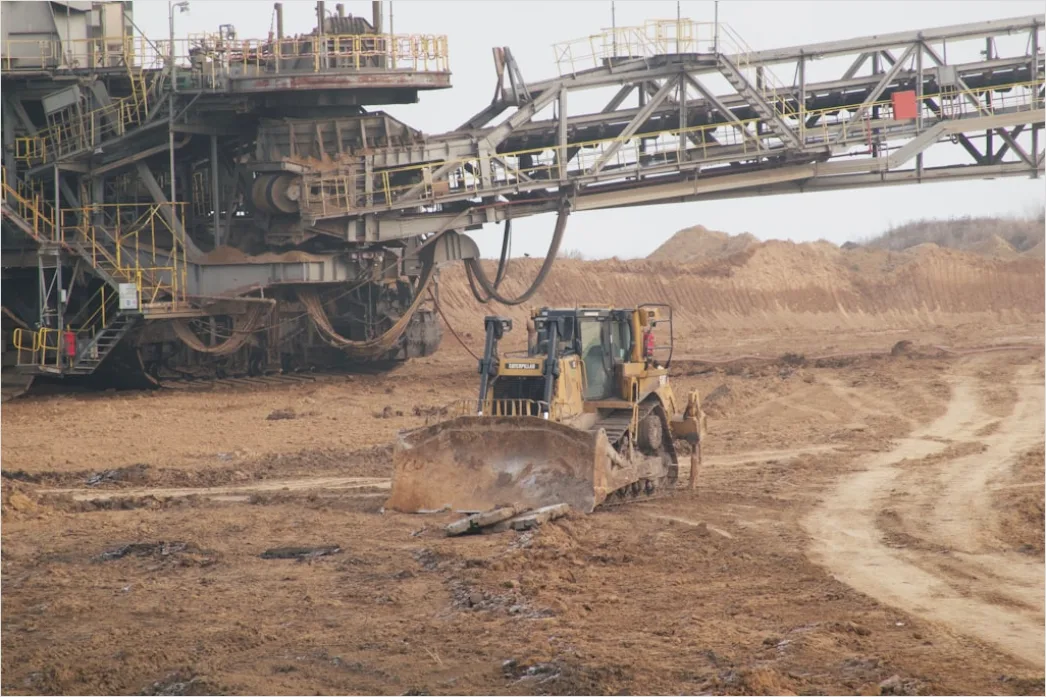 Detail Heavy Machinery Operation Excavator Loading Ore Number 20