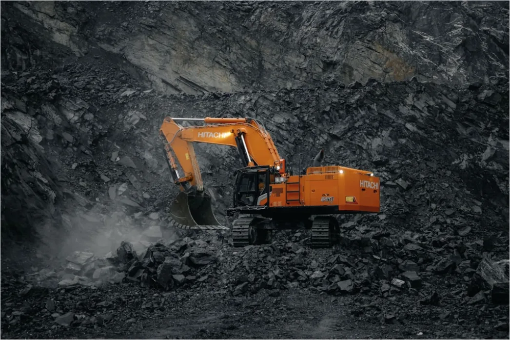 Detail Heavy Machinery Operation Excavator Loading Ore Number 3