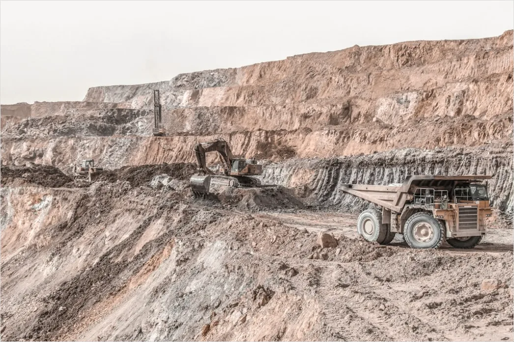 Detail Heavy Machinery Operation Excavator Loading Ore Number 5