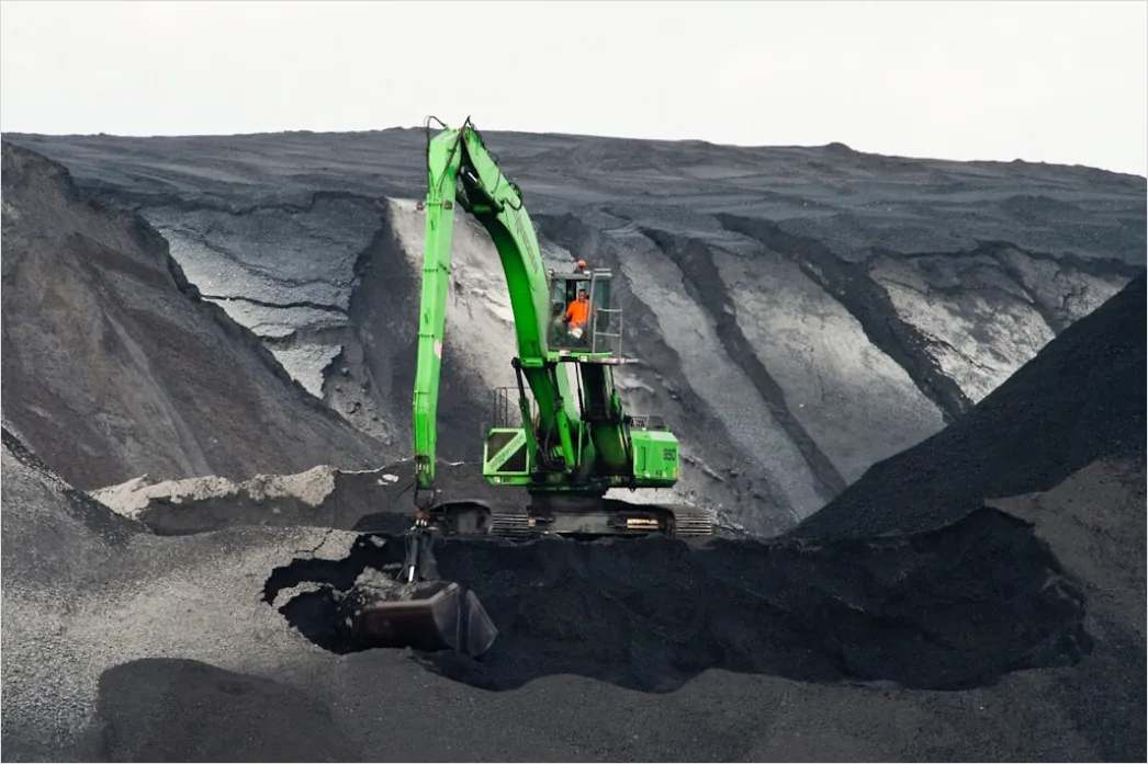Detail Heavy Machinery Operation Excavator Loading Ore Number 6