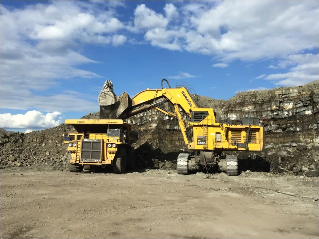 Detail Heavy Machinery Operation Excavator Loading Ore Number 7