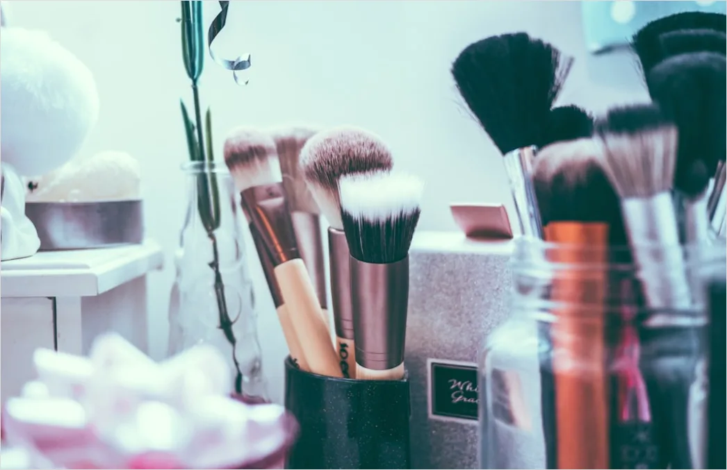 How To Apply Foundation With Brush Seamlessly E42d