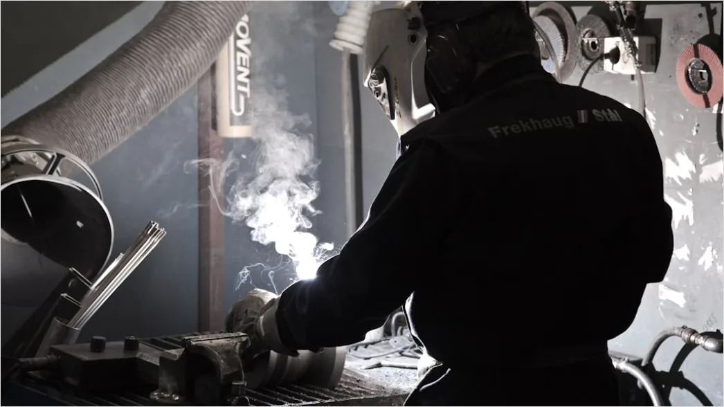 Detail Industrial Robot Arm Precision Welding Operation Number 13
