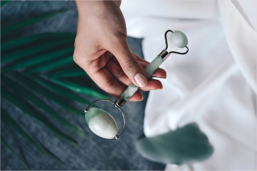 Jade Roller Benefits For Puffiness And Lymphatic 6e89