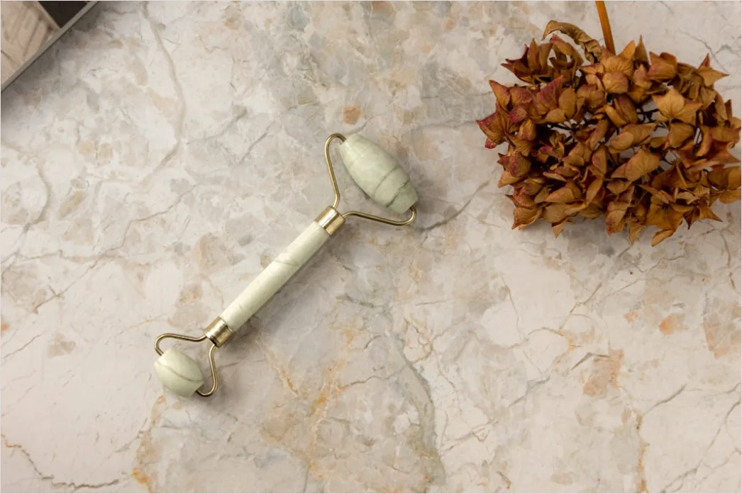 Detail Jade Roller Benefits For Puffiness And Lymphatic Number 3