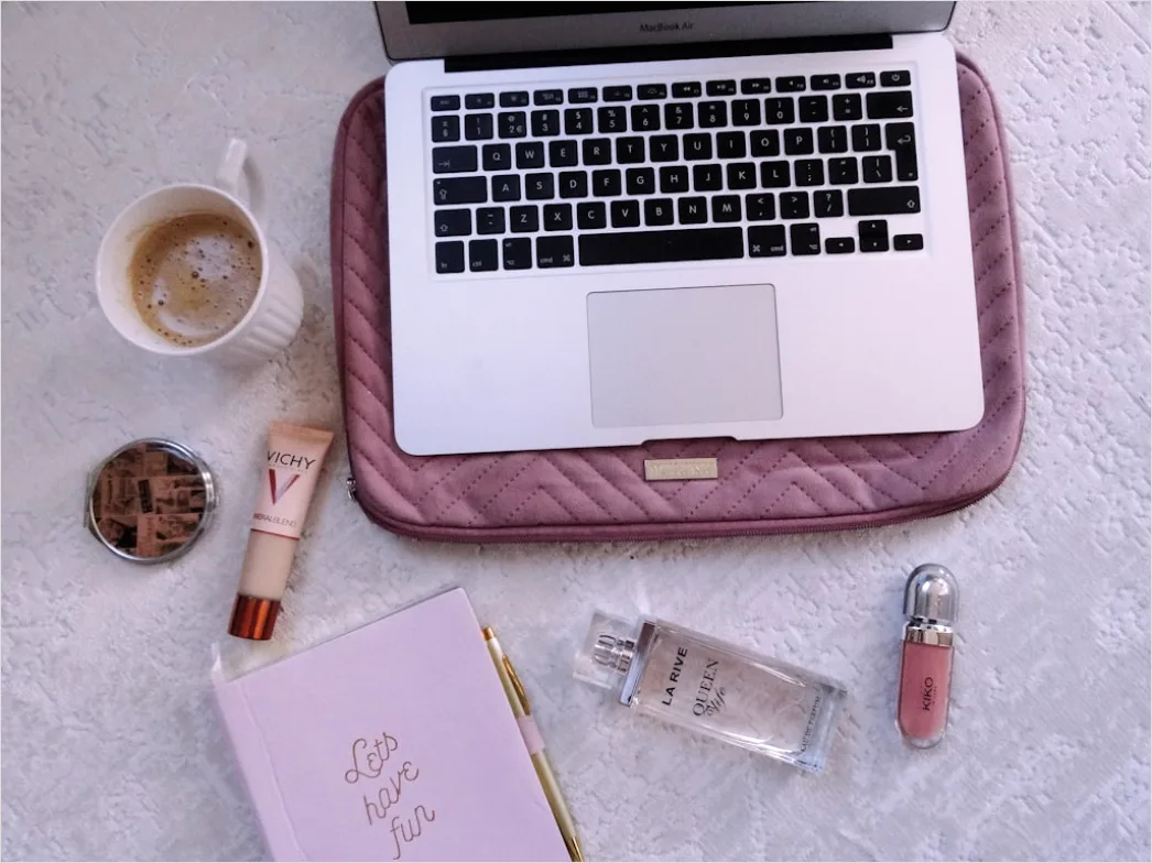Detail Makeup Vanity Setup Aesthetic Organized Flat Lay Number 14