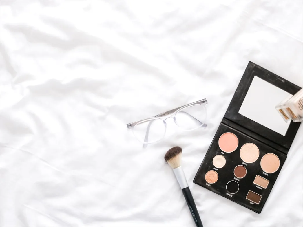 Detail Makeup Vanity Setup Aesthetic Organized Flat Lay Number 9