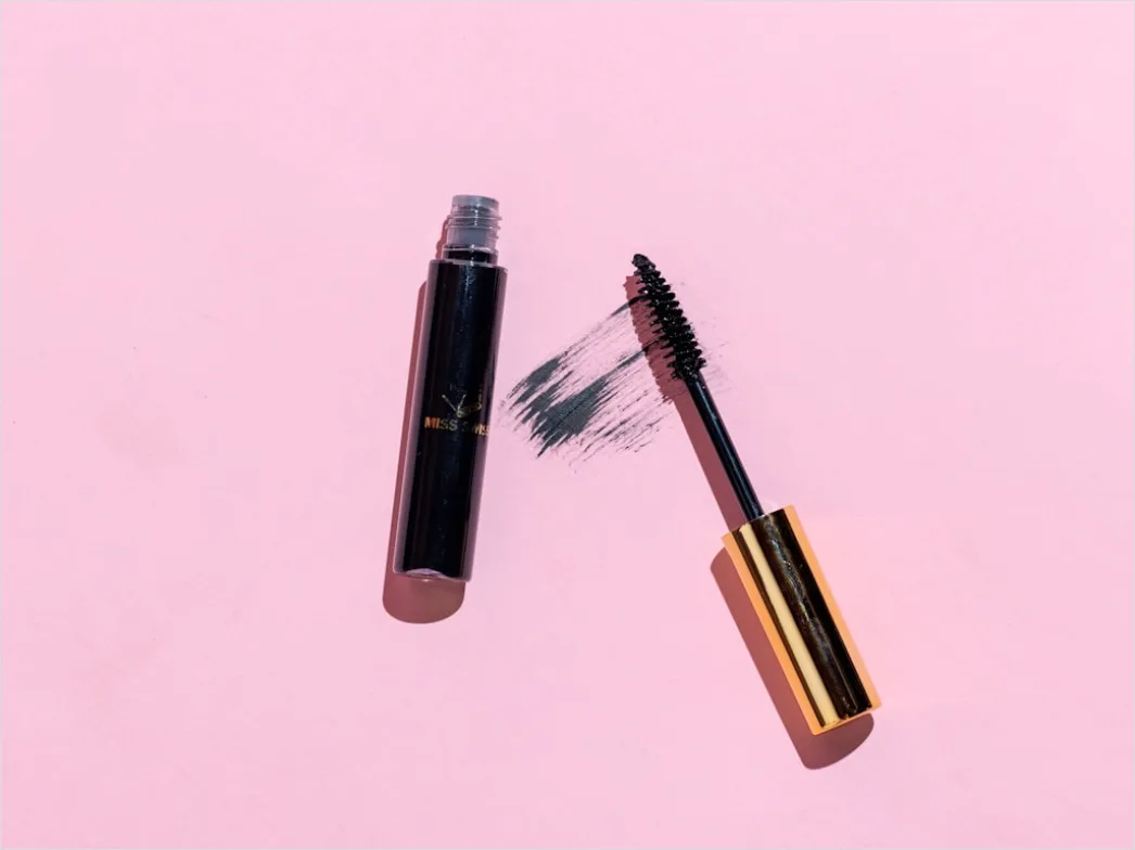 Detail Mascara For Lengthening And Volumizing Lashes Number 2