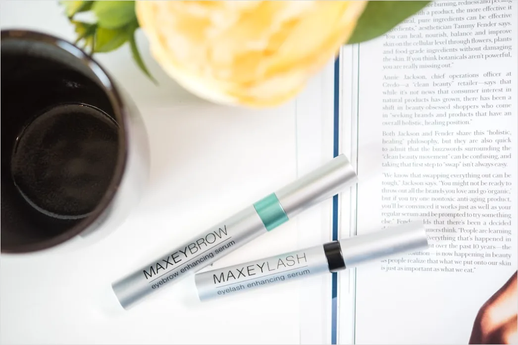 Detail Mascara For Lengthening And Volumizing Lashes Number 19