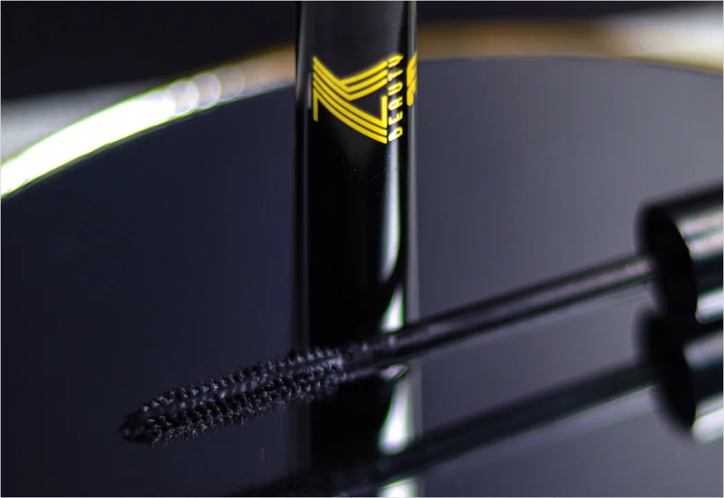 Detail Mascara For Lengthening And Volumizing Lashes Number 4