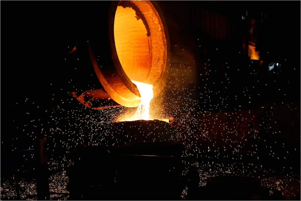 Metal Casting Workshop Pouring Mold Process 5b2f