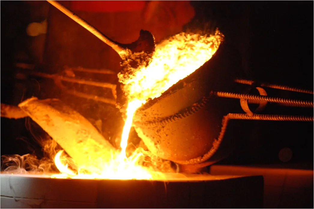 Detail Metal Casting Workshop Pouring Mold Process Number 19