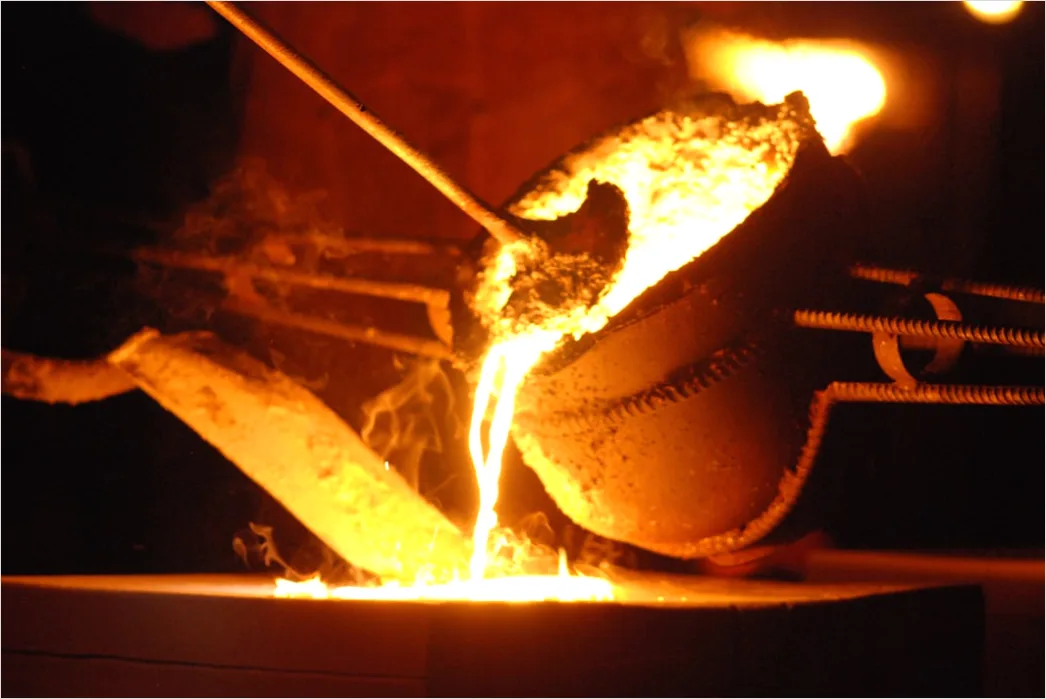 Detail Metal Casting Workshop Pouring Mold Process Number 10