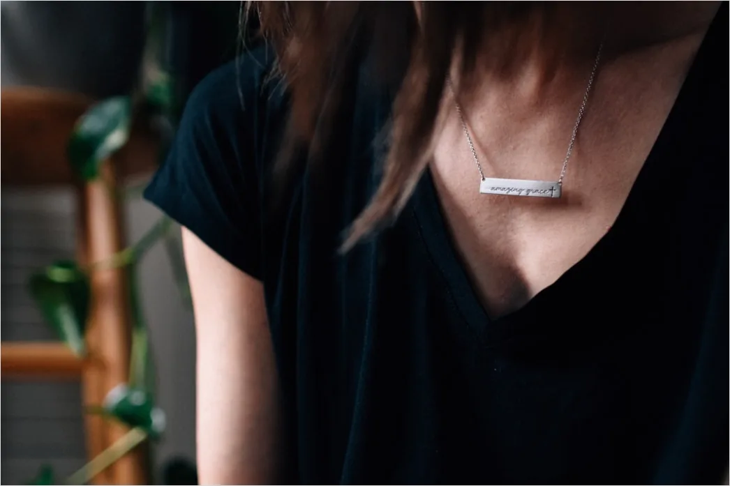 Detail Minimalist Jewelry Outfit Ideas Everyday Simple Number 16