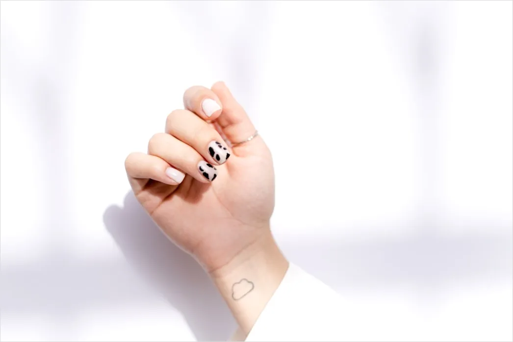 Detail Minimalist Nail Art Designs For Everyday Wear Number 4