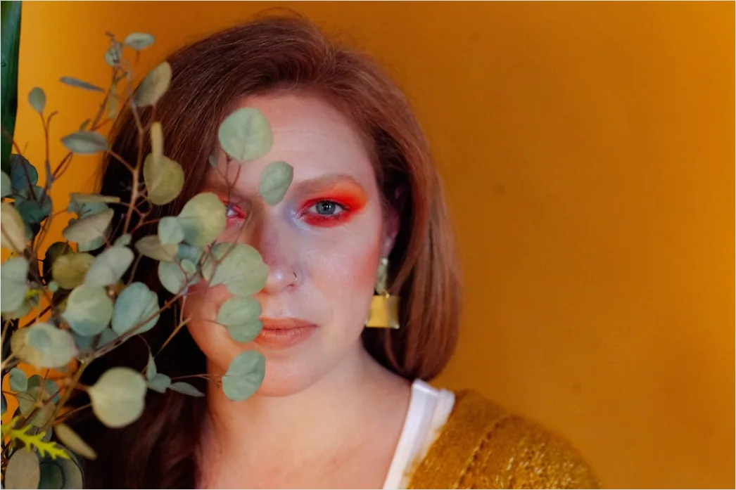 Detail Monochromatic Makeup Look Peach Tones Tutorial Number 13