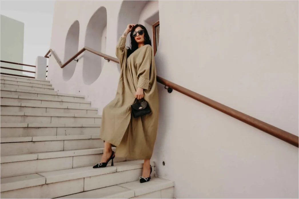 Detail Monochromatic Outfit Ideas Neutral Tones Women Number 10