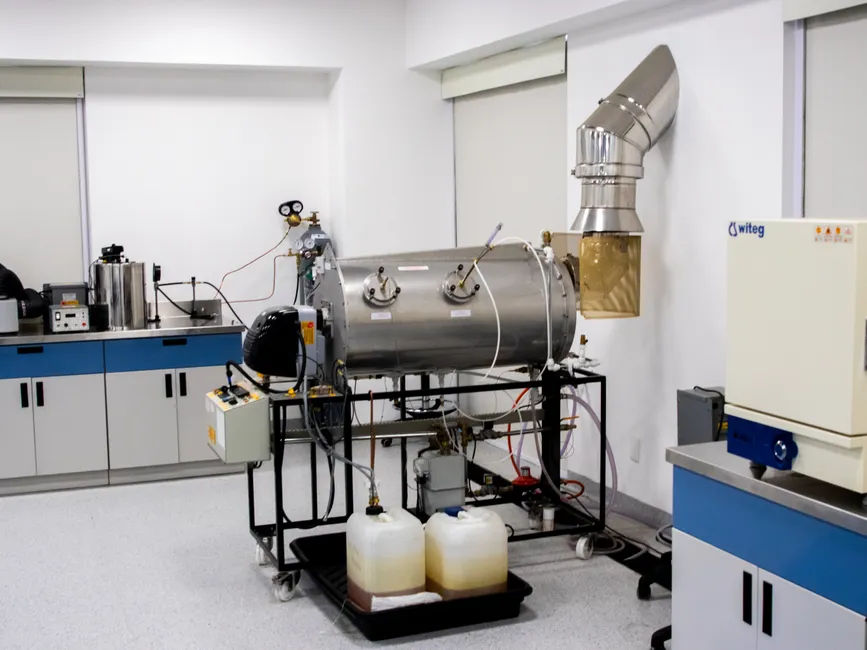 Detail Nanotechnology Research Lab With Cleanroom Suits Number 15