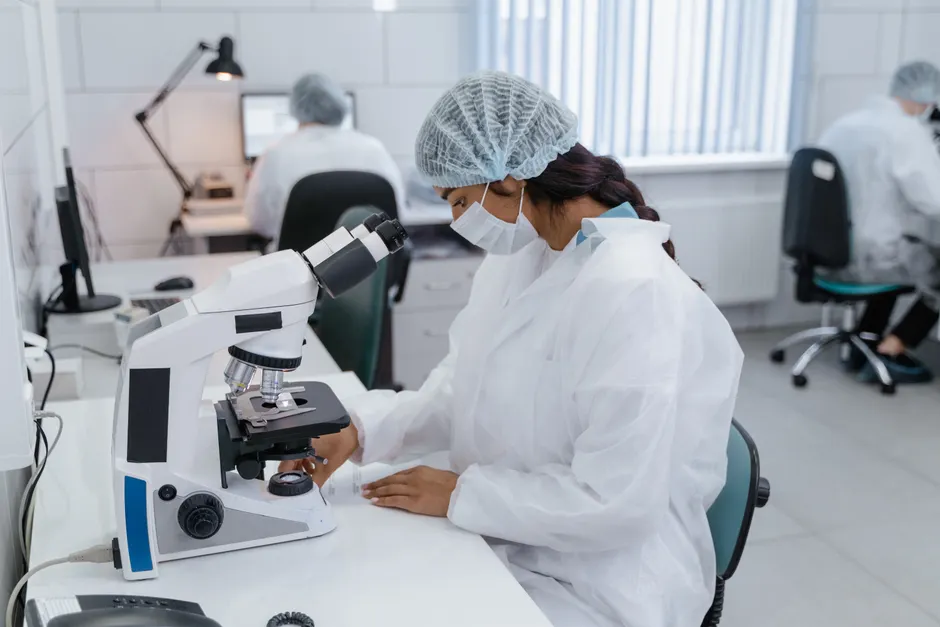 Detail Nanotechnology Research Lab With Cleanroom Suits Number 17