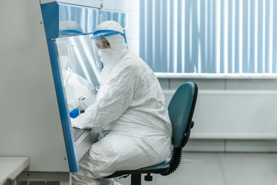 Detail Nanotechnology Research Lab With Cleanroom Suits Number 19