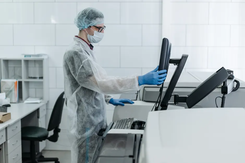 Detail Nanotechnology Research Lab With Cleanroom Suits Number 7