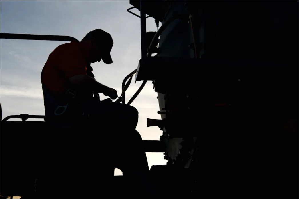 Detail Oil Field Workers Drilling Rig Operation Closeup Number 13