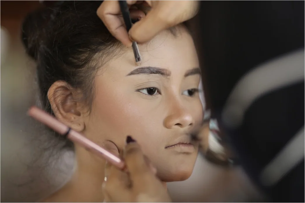 Detail Ombre Eyebrow Technique For Natural Look Number 7