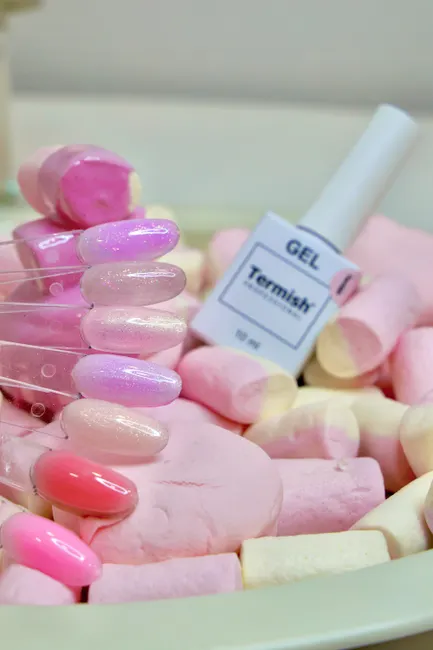 Detail Ombre Nails Gradient Technique At Home Tutorial Number 19