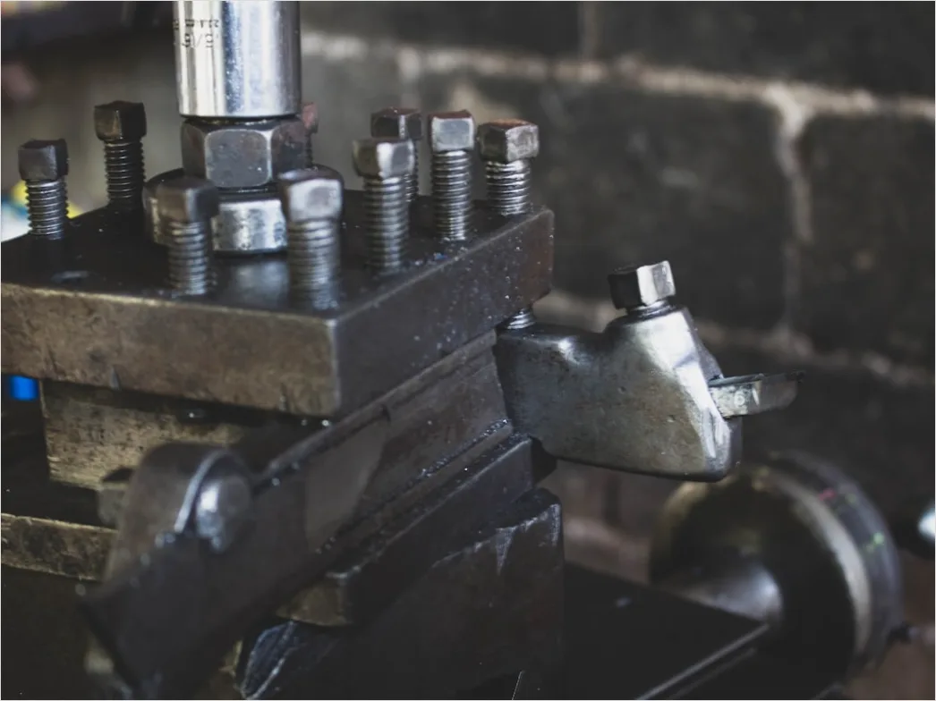 Detail Precision Engineering Workshop Lathe Turning Metal Number 20
