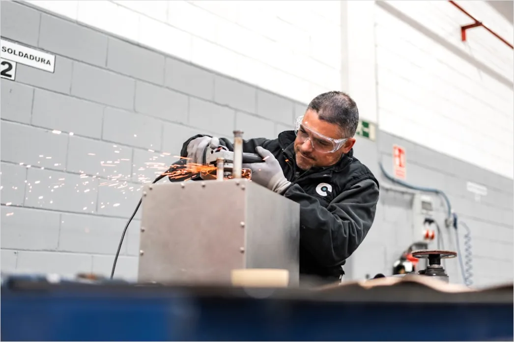 Detail Precision Grinding Machine Engineer Operating Number 17