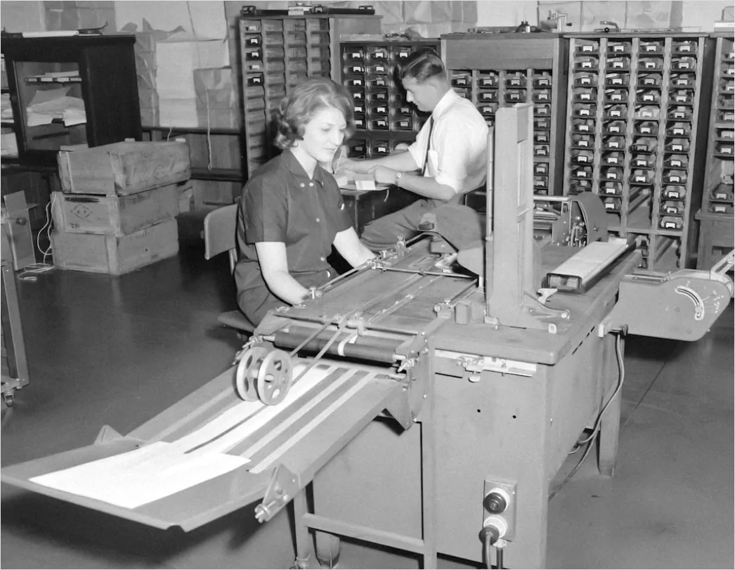 Detail Printing Factory Production Line Offset Press Running Number 13
