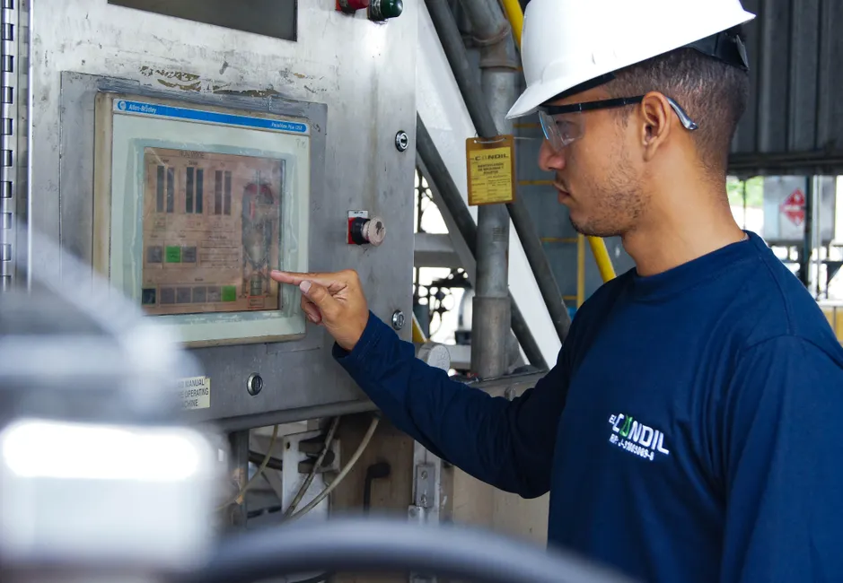 Detail Process Control Automation Chemical Plant Interior Number 12