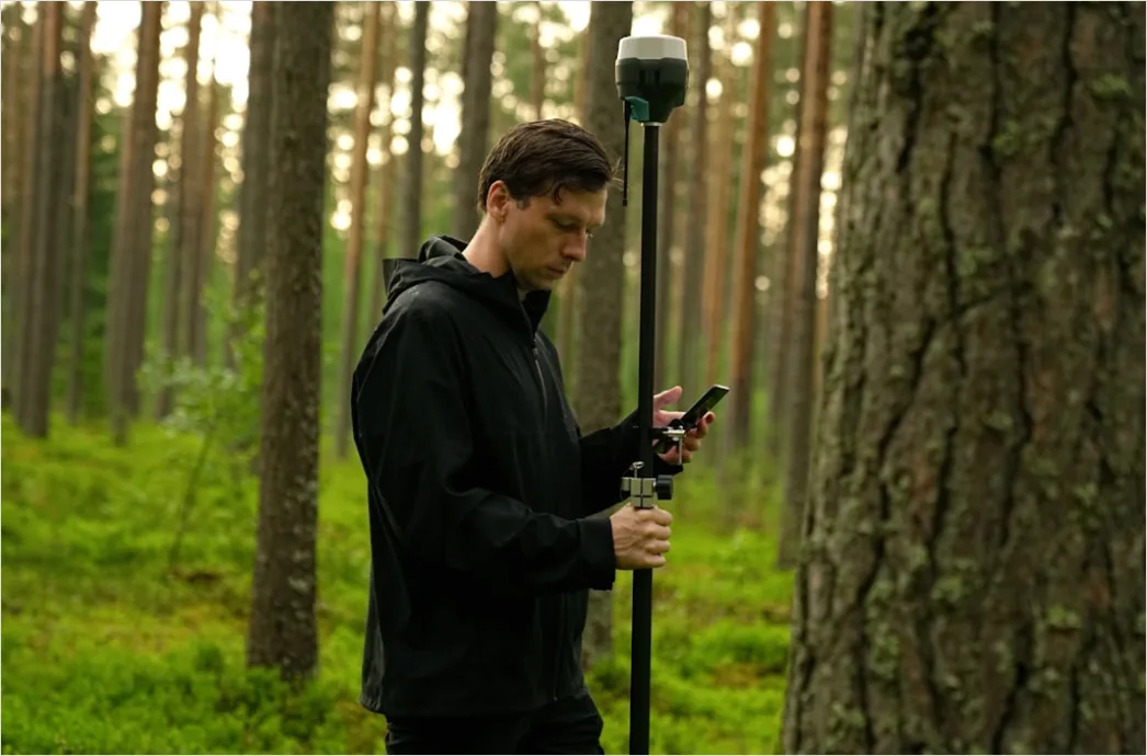 Detail Researcher Using Gps Device In Field Study Number 9