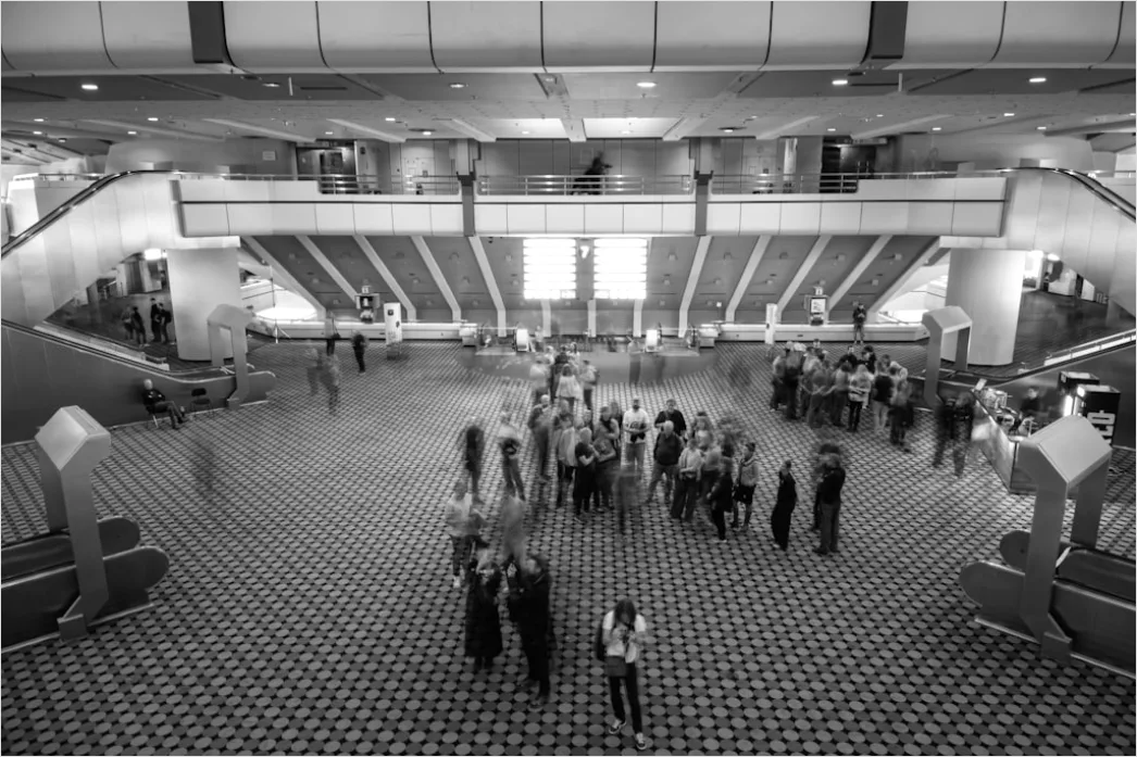 Detail Scientific Poster Session Crowd In Hall Number 12