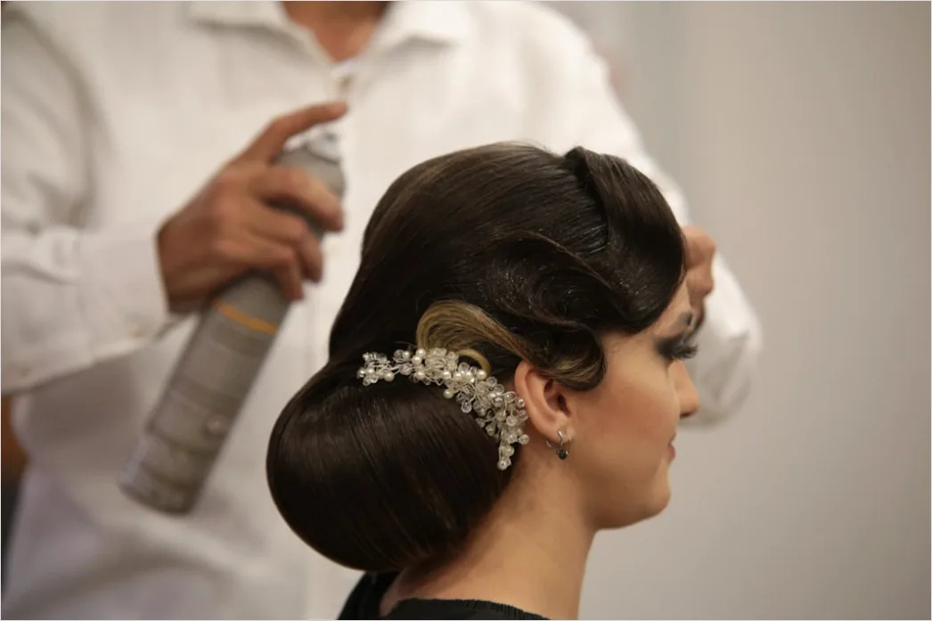 Detail Sleek Low Bun Tutorial For Professional Look Number 16