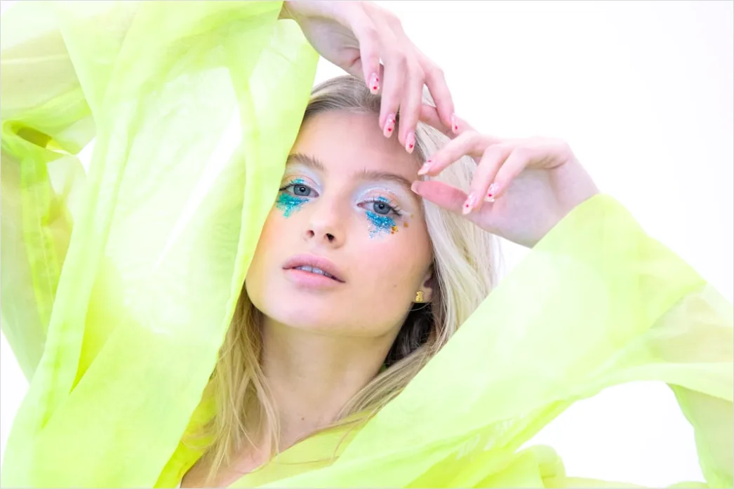 Detail Soft Glam Makeup Look For Blue Eyes Number 10