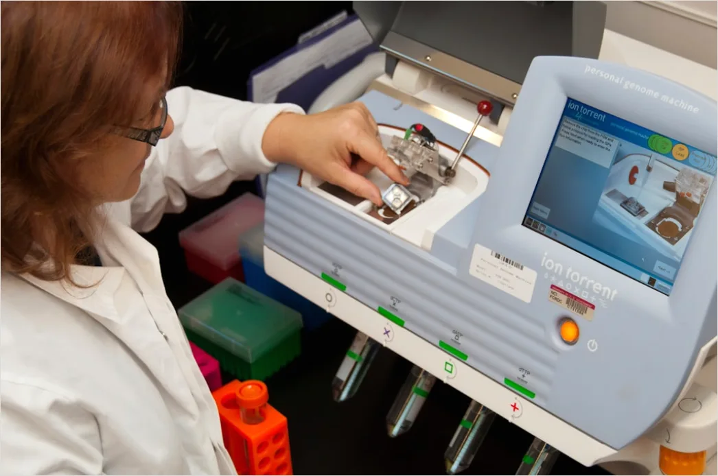 Detail Spectrophotometer Analysis In Chemistry Laboratory Number 6